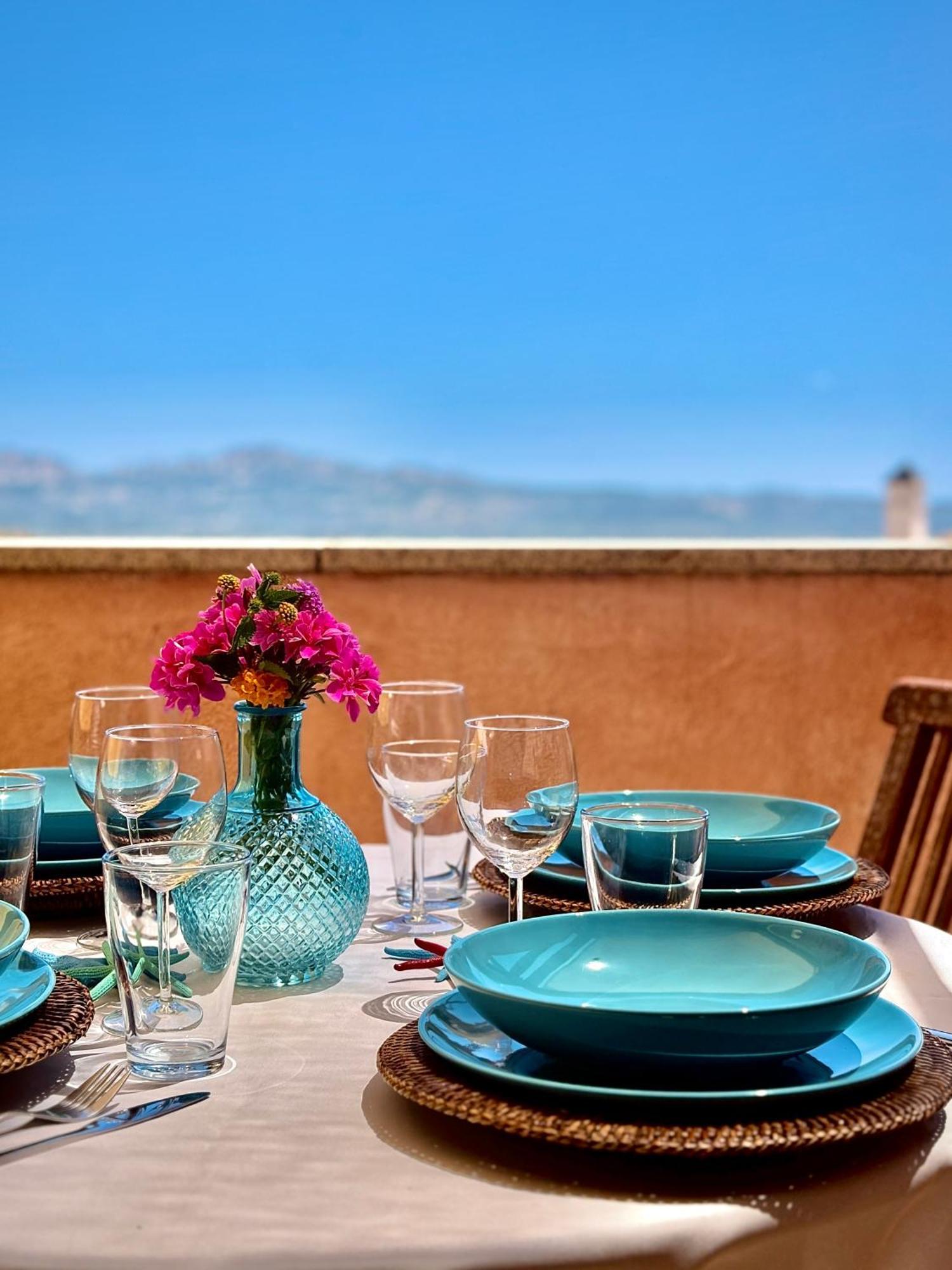 Residence Borgo Punta Villa Ла-Маддалена Екстер'єр фото