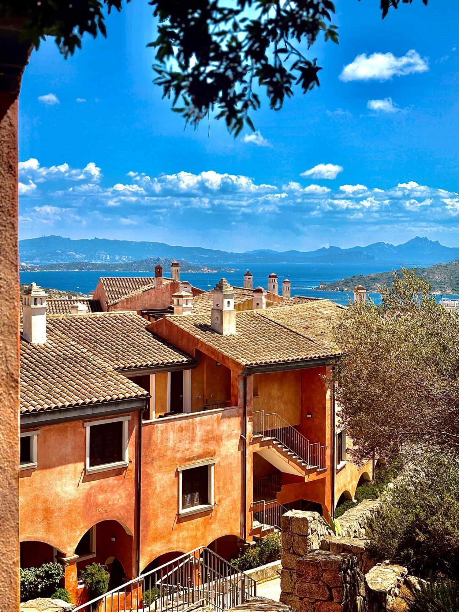 Residence Borgo Punta Villa Ла-Маддалена Екстер'єр фото