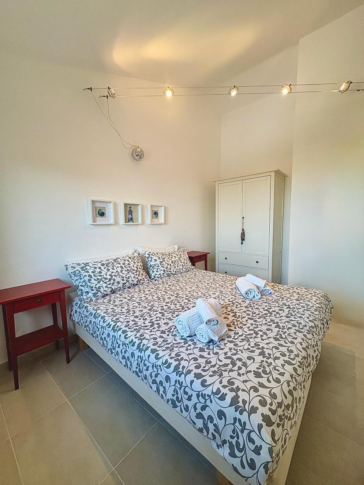 Residence Borgo Punta Villa Ла-Маддалена Екстер'єр фото
